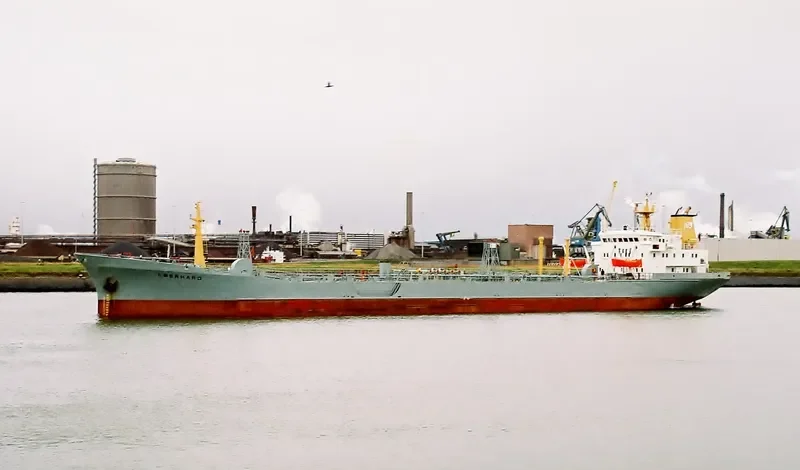 VRINDA Tanker IMO 8209652 photo 2