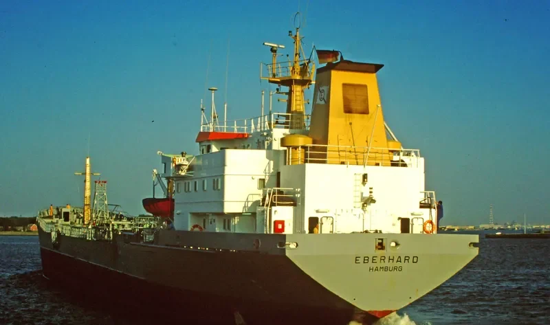 VRINDA Tanker IMO 8209652 photo 3