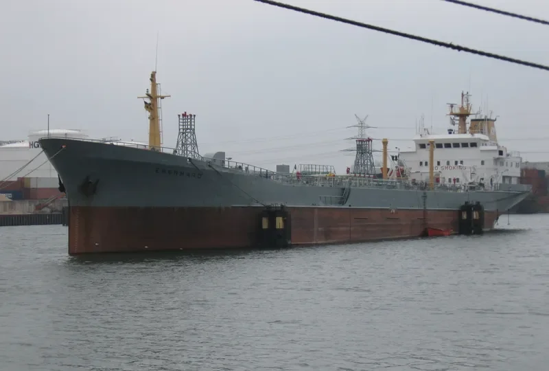 VRINDA Tanker IMO 8209652 photo 5