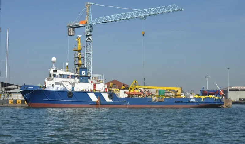7 SEAS Offshore Vessel IMO 8210118 photo 4