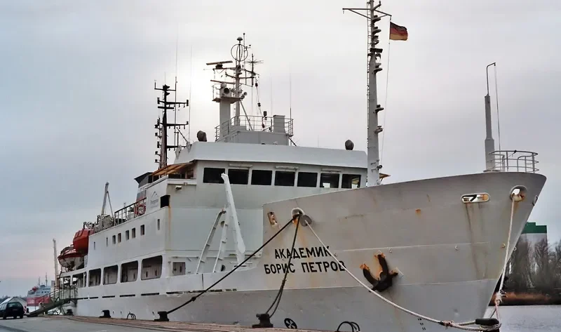 AKADEMIK BORIS PETROV General Cargo IMO 8211150 photo 2