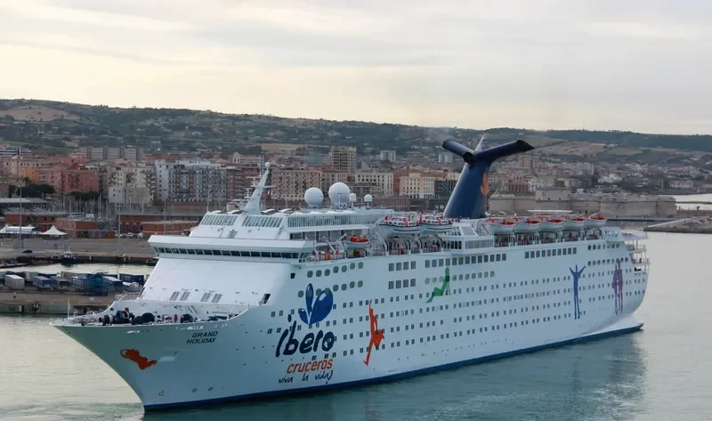MAGELLAN Passenger Ship IMO 8217881 photo 5