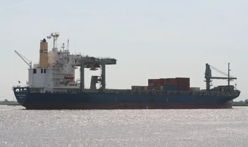 CARRARA CASTLE General Cargo IMO 8220072 photo 4