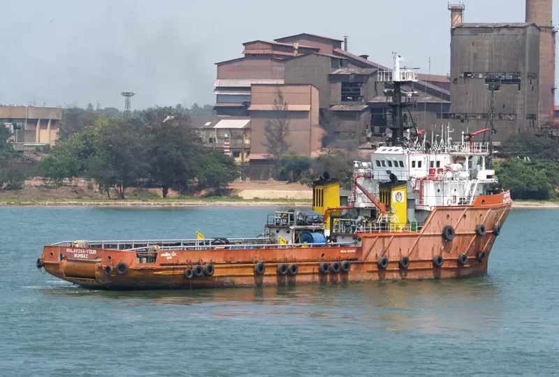 INDIAN WARSHIP Offshore Vessel IMO 8220307