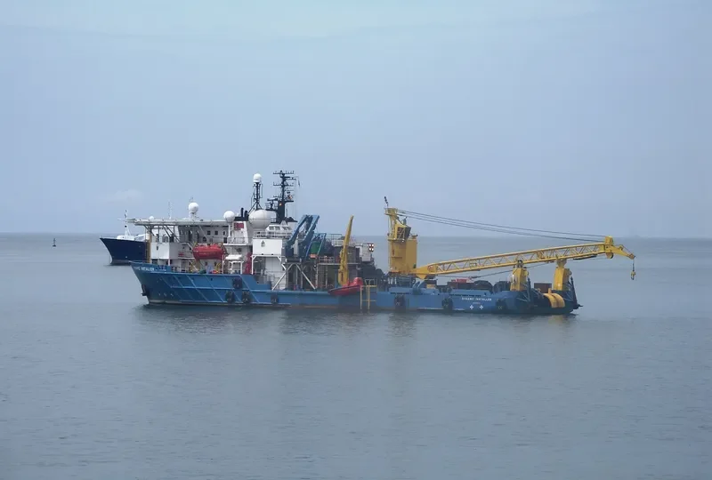 OCEANIC INSTALLER Offshore Vessel IMO 8224494 photo 9