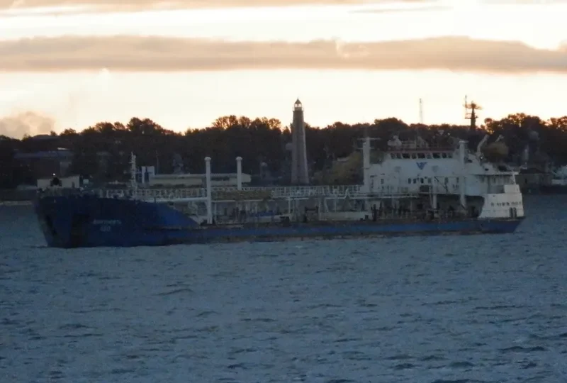 VOLGONEFT 130 Tanker IMO 8230742 photo 3