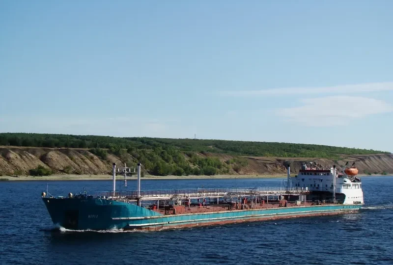 ZHEREKH Tanker IMO 8230819 photo 2