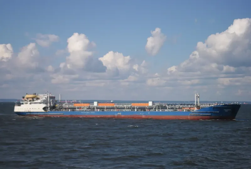 VOLGONEFT 262 Tanker IMO 8230900 photo 4