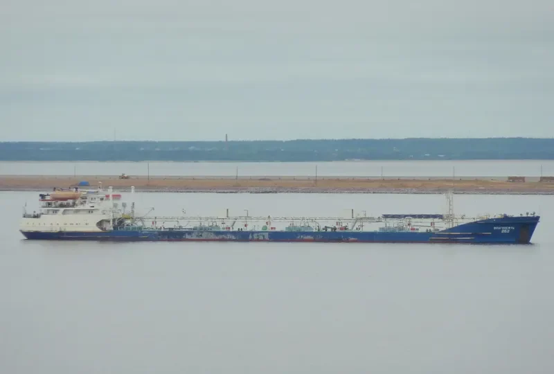 VOLGONEFT 262 Tanker IMO 8230900 photo 6