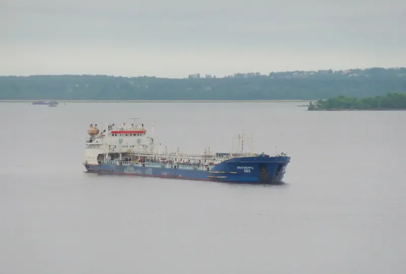 VOLGONEFT 262 Tanker IMO 8230900 photo 7