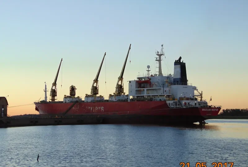 BRAZILIAN REEFER General Cargo IMO 8300377 photo 2