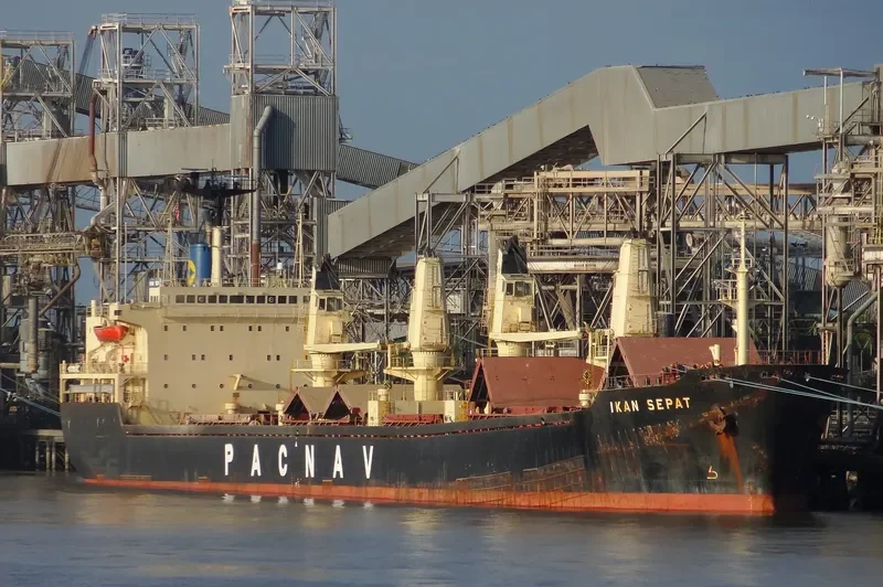 MISTRAL Bulk Carrier IMO 8300585 photo 3