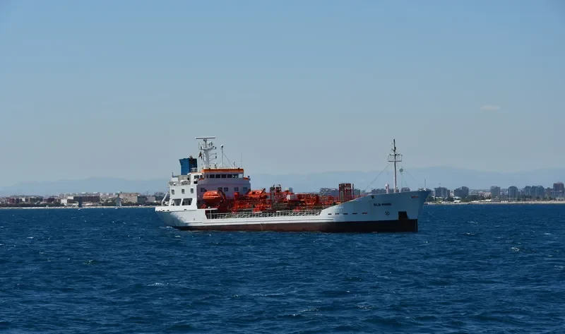 OLD WINE Tanker IMO 8300951 photo 3
