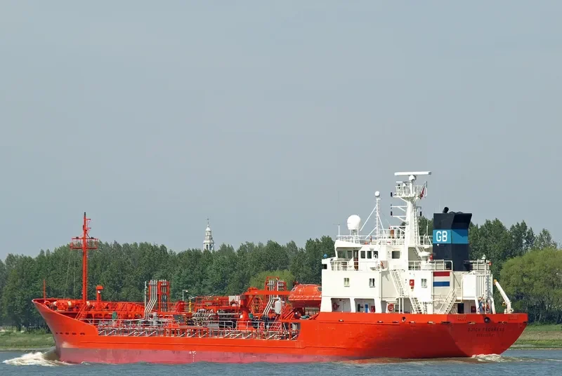 OLD WINE Tanker IMO 8300951 photo 9