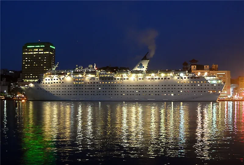 HEN Passenger Ship IMO 8314122