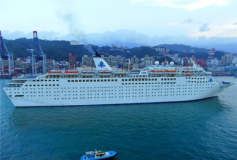 HEN Passenger Ship IMO 8314122 photo 2