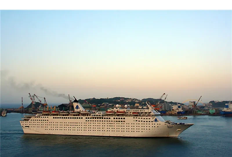 HEN Passenger Ship IMO 8314122 photo 4