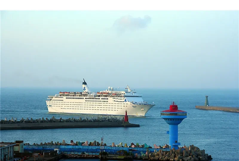 HEN Passenger Ship IMO 8314122 photo 5