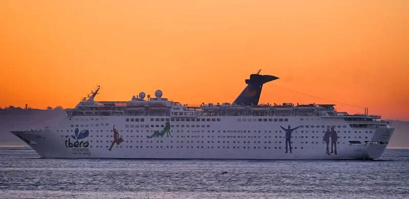 GRAND CELEBRATION Passenger Ship IMO 8314134 photo 6