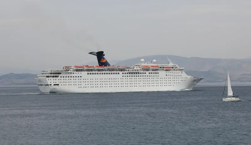 GRAND CELEBRATION Passenger Ship IMO 8314134 photo 7