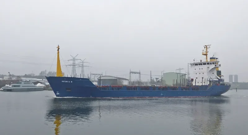 AMANY QUEEN General Cargo IMO 8318128 photo 5
