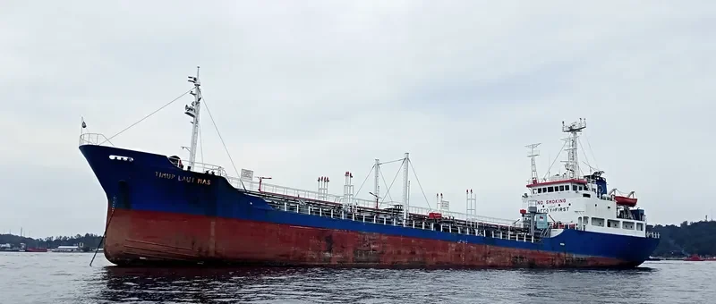 TIMUR LAUT MAS Tanker IMO 8318594 photo 2