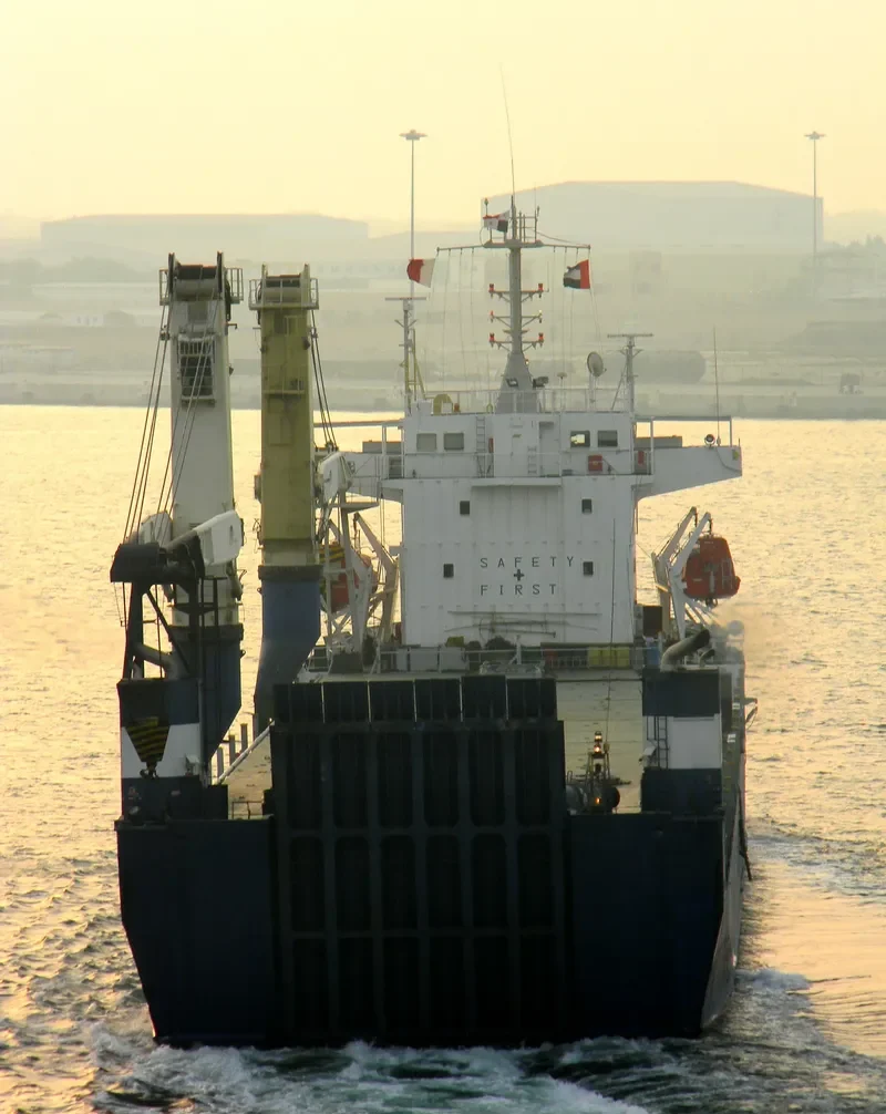 ATLANTIC BAY Ro-Ro IMO 8320640