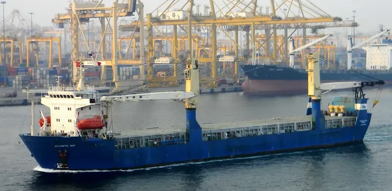 ATLANTIC BAY Ro-Ro IMO 8320640 photo 5