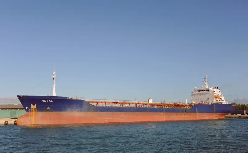 TARGET Tanker IMO 8321321 photo 4