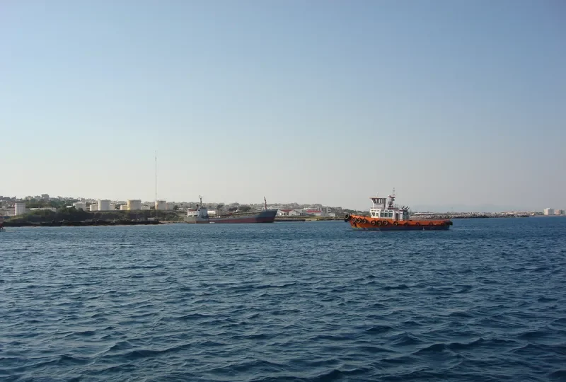 BYAR ALI Tanker IMO 8327545 photo 4