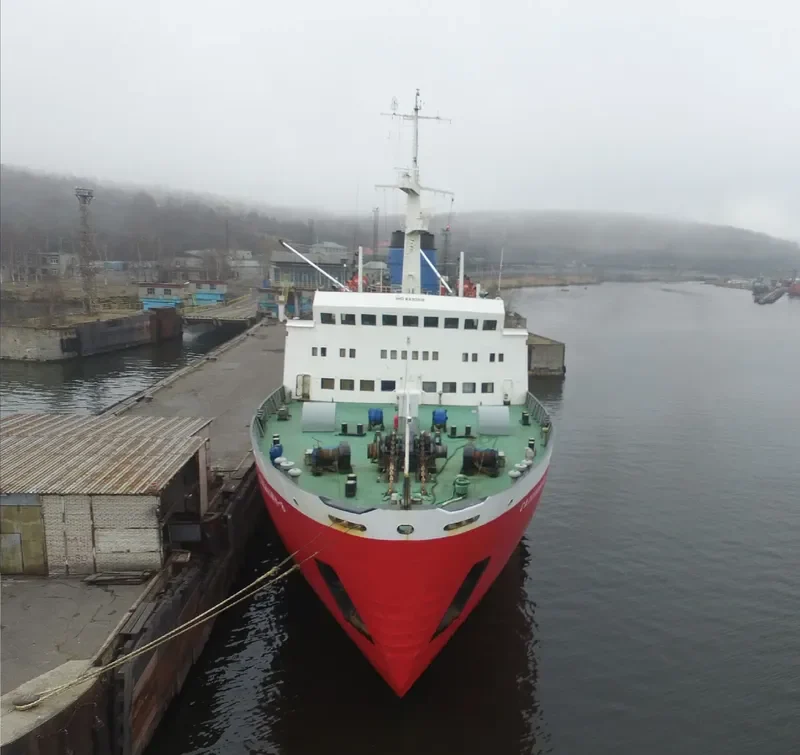 SAKHALIN 8 Ro-Ro IMO 8330516 photo 3