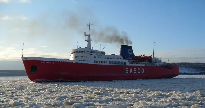 SAKHALIN 8 Ro-Ro IMO 8330516 photo 4