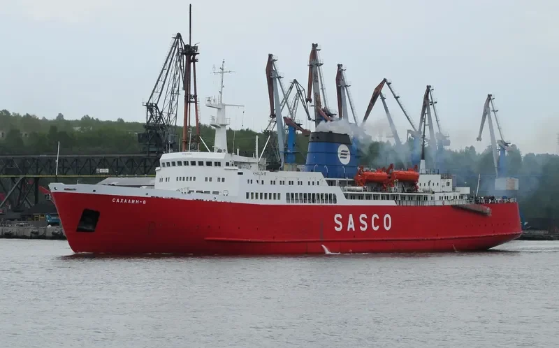SAKHALIN 8 Ro-Ro IMO 8330516 photo 7