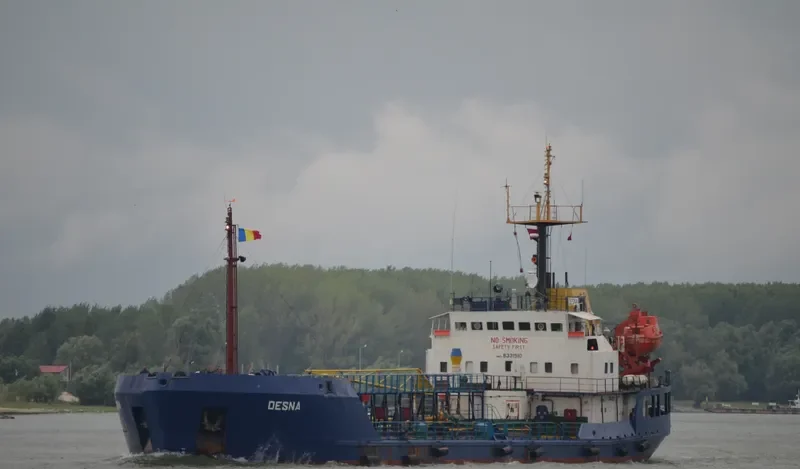 DESNA Tanker IMO 8331510 photo 3