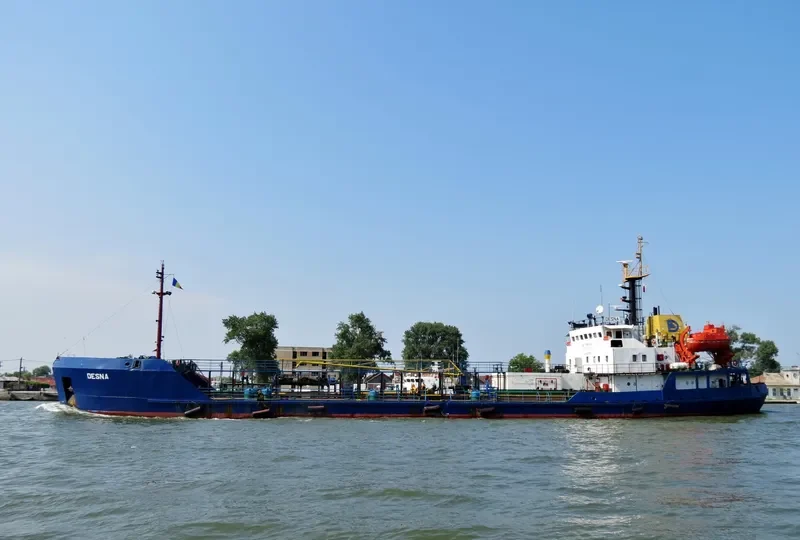 DESNA Tanker IMO 8331510 photo 4