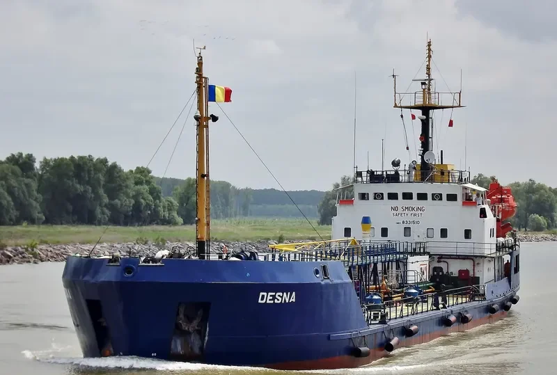 DESNA Tanker IMO 8331510 photo 6