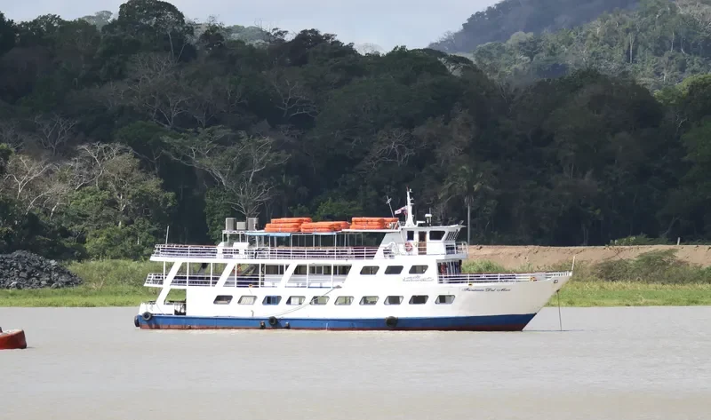 FANTASIA DEL MAR Passenger Ship IMO 8331948 photo 2