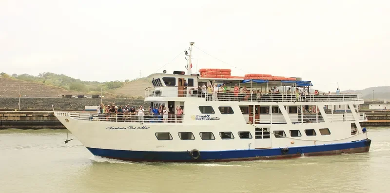 FANTASIA DEL MAR Passenger Ship IMO 8331948 photo 3