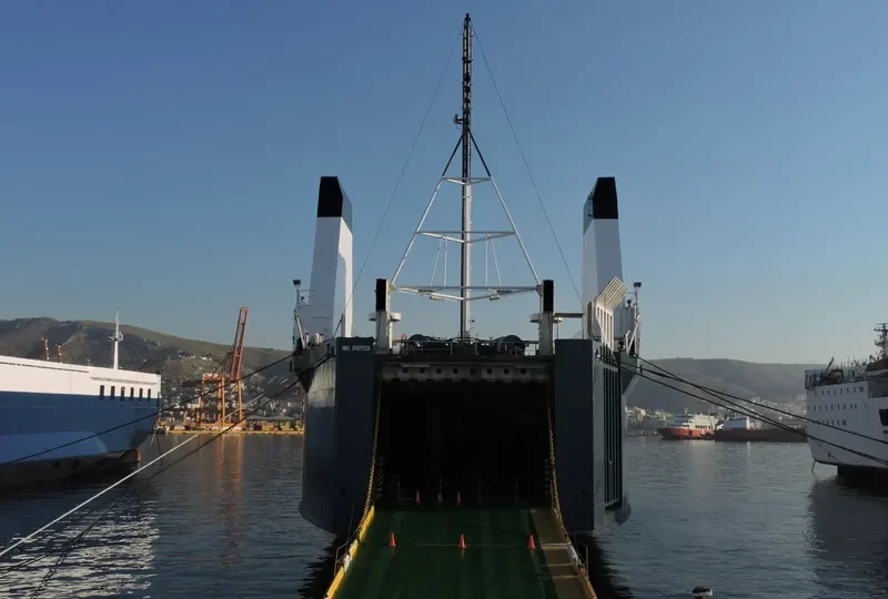 MAESTRO SUN Ro-Ro IMO 8401133 photo 6