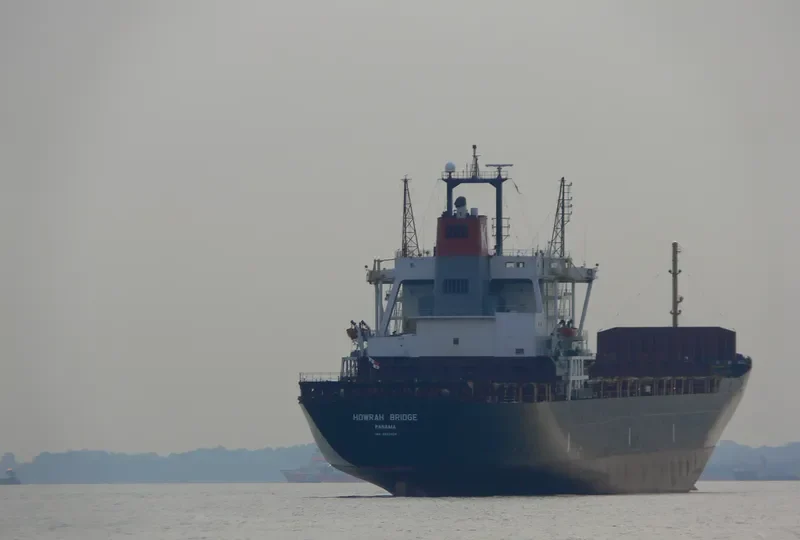 HOWRAH BRIDGE Container Ship IMO 8402424