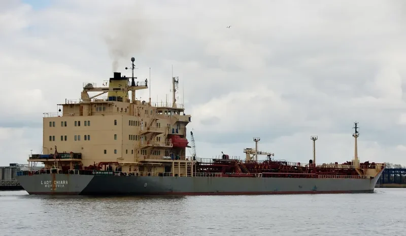 LADY CHIARA Tanker IMO 8406327 photo 3