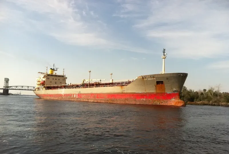 LADY CHIARA Tanker IMO 8406327 photo 9
