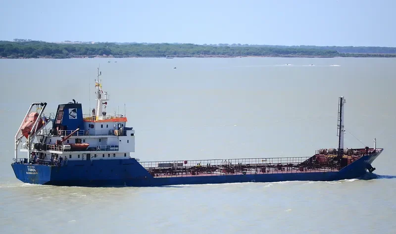 BLACK FUEL Tanker IMO 8407632 photo 8