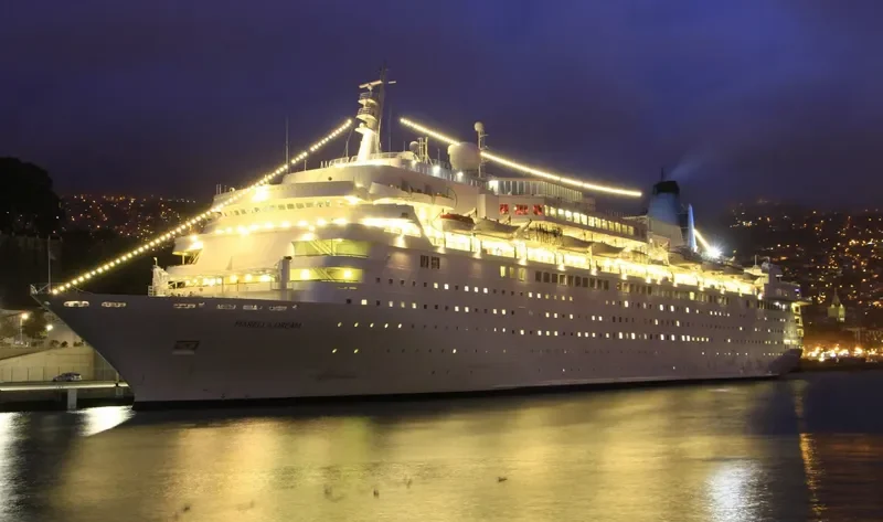 MARELLA DREAM Passenger Ship IMO 8407735 photo 3