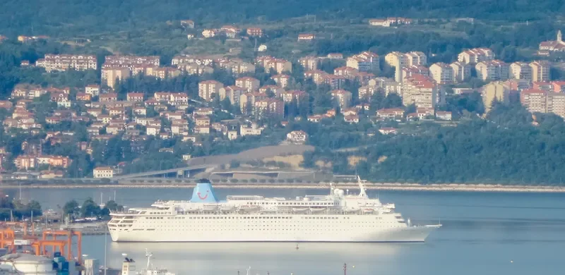 MARELLA DREAM Passenger Ship IMO 8407735 photo 4