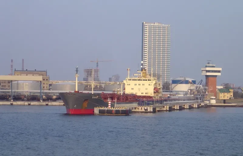 GRACE Tanker IMO 8410134 photo 3