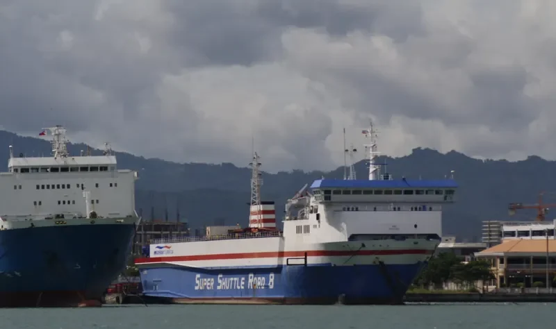 SUPER SHUTTLE RORO 8 Ro-Ro IMO 8413992 photo 2