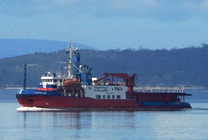 YWAM LIBERTY Tanker IMO 8418198 photo 2