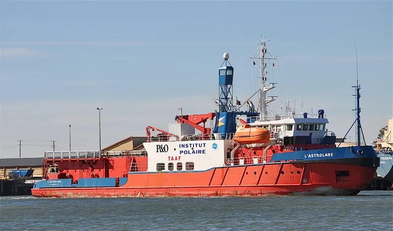 YWAM LIBERTY Tanker IMO 8418198 photo 4
