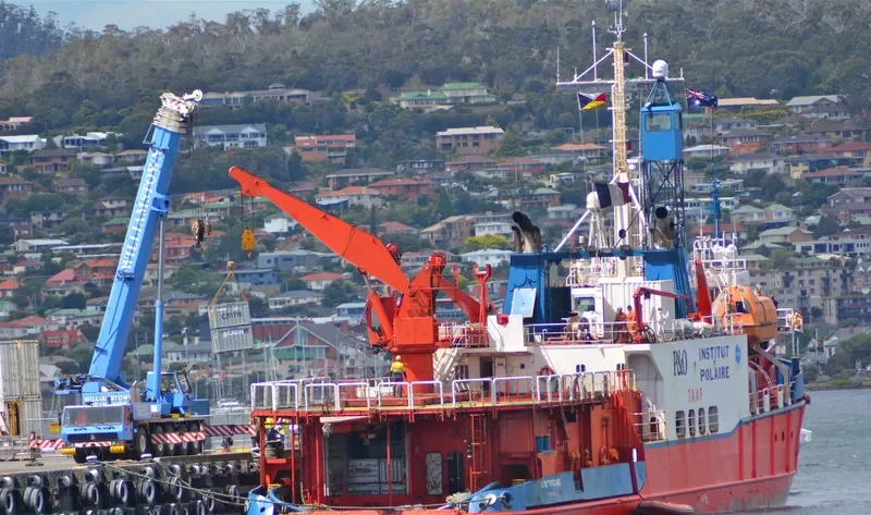 YWAM LIBERTY Tanker IMO 8418198 photo 5